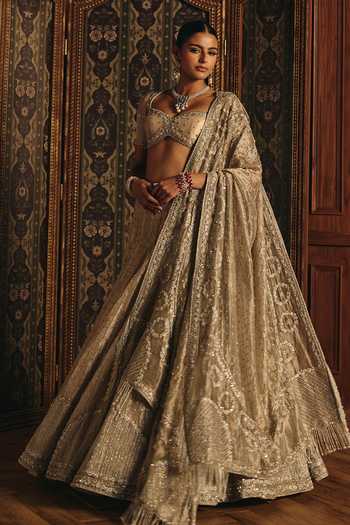 Mahima Mahajan Silver Silk, Tissue Sweetheart Neck Chavvi Embroidered Lehenga Set at Aza Fashions Mahima Mahajan_Silver Silk, Tissue Sweetheart Neck Chavvi Embroidered Lehenga Set _at_Aza_Fashions