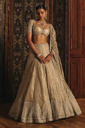 Shop Mahima Mahajan Silver Silk, Tissue Sweetheart Neck Chavvi Embroidered Lehenga Set Shop_Mahima Mahajan_Silver Silk, Tissue Sweetheart Neck Chavvi Embroidered Lehenga Set