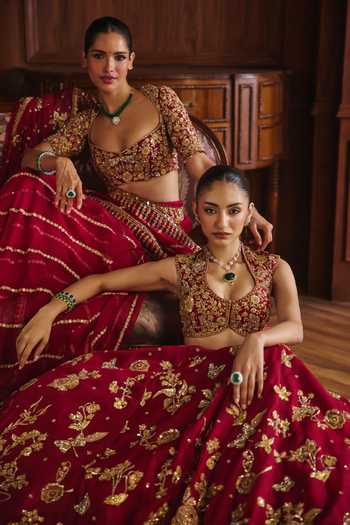 Buy_Mahima Mahajan_Red Silk Organza Round Neck Nooran Lehenga Set With Veil 