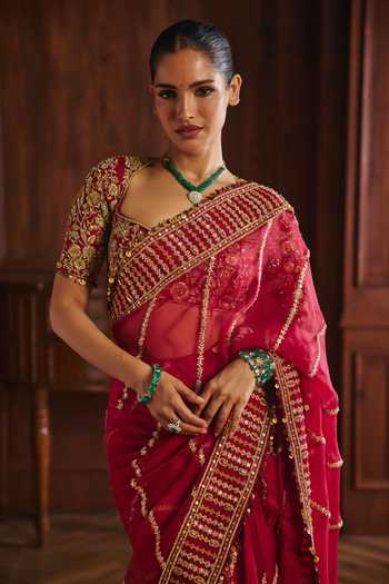 Mahima Mahajan_Red Silk Organza Sweetheart Neck Radha Saree With Blouse _at_Aza_Fashions