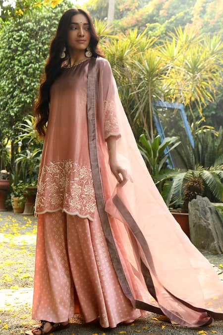 Rekha Agra Chanderi Embroidered Kurta Set 