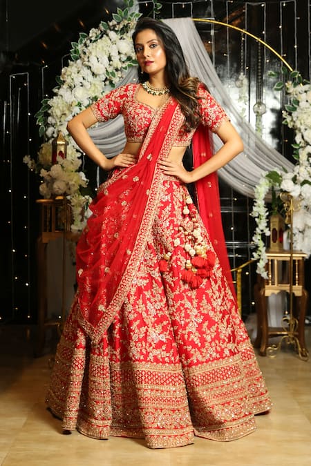 Kalighata_Red Raw Silk Floral, Zardozi Sweetheart Neck Embroidered Bridal Lehenga Set _Online_at_Aza_Fashions