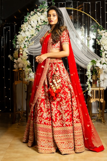 Mesmerizing Red Gold Dori, Matte Sequins Embroidered Bangalory Silk Semi  Stitched wedding lehenga - MEGHALYA - 2745375