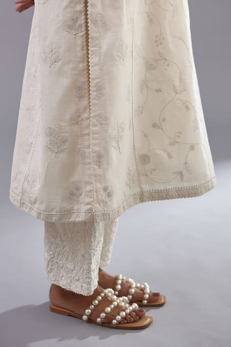 Buy_Kora_Off White Chanderi, Cotton Sequins, Floral Embroidered Straight Kurta Pant Set 