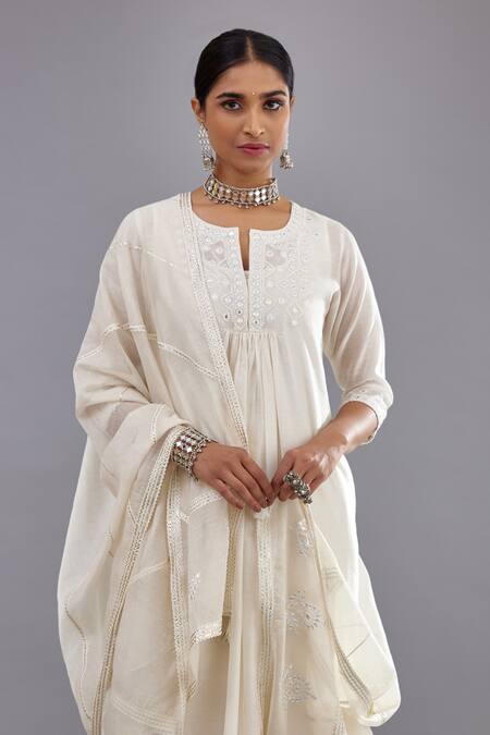 Shop Kora Off White Silk, Cotton, Chanderi Embroidery, Thread Straight Kurta Pant Set Online at Aza Fashions Shop_Kora_Off White Silk, Cotton, Chanderi Embroidery, Thread Straight Kurta Pant Set _Online_at_Aza_Fashions