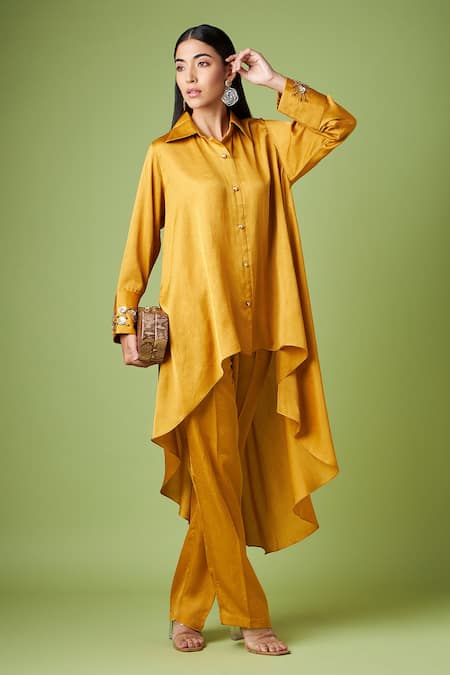 Shop_Aakaar_Yellow Silk Embroidery Collared Placement Floral Embellished Tunic Pant Set _Online_at_Aza_Fashions