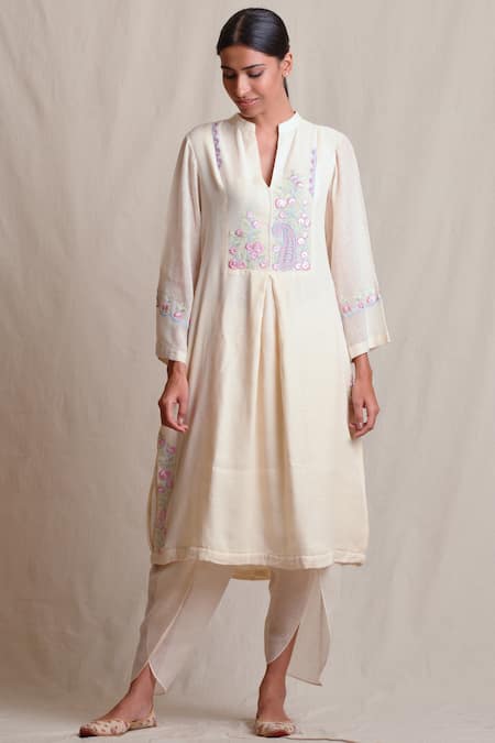 Sue Mue Jute Embroidered kurta dhoti set 