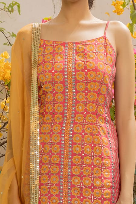 Shop Surbhi Gupta Pink Organza, Georgette, Cotton Silk Square Neck Printed Kurta Lehenga Set Online at Aza Fashions Shop_Surbhi Gupta_Pink Organza, Georgette, Cotton Silk Square Neck Printed Kurta Lehenga Set _Online_at_Aza_Fashions