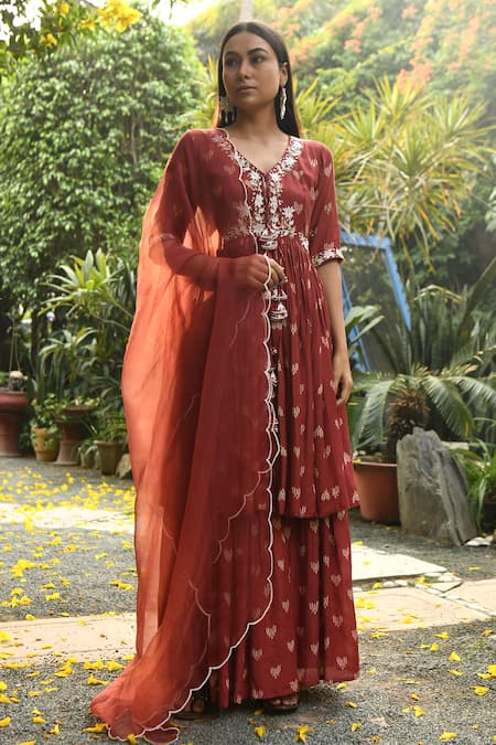 Rekha Agra Orange Organza, Crinkled Cotton Satin V Neck Printed Anarkali Set Online at Aza Fashions Rekha Agra_Orange Organza, Crinkled Cotton Satin V Neck Printed Anarkali Set _Online_at_Aza_Fashions