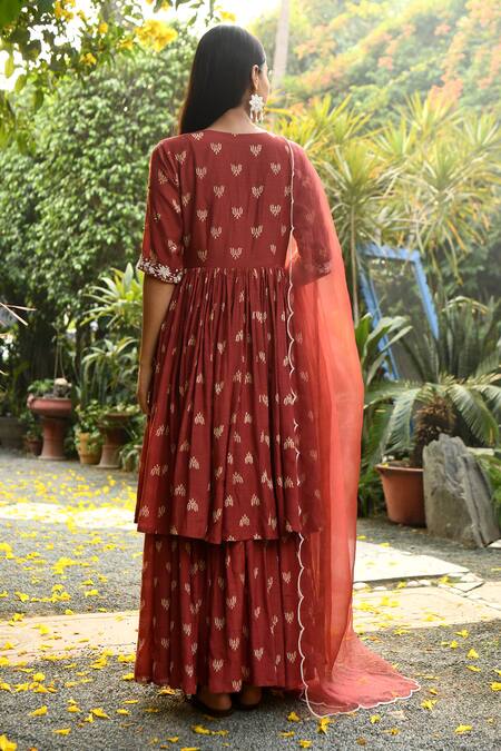 Shop Rekha Agra Orange Organza, Crinkled Cotton Satin V Neck Printed Anarkali Set at Aza Fashions Shop_Rekha Agra_Orange Organza, Crinkled Cotton Satin V Neck Printed Anarkali Set _at_Aza_Fashions