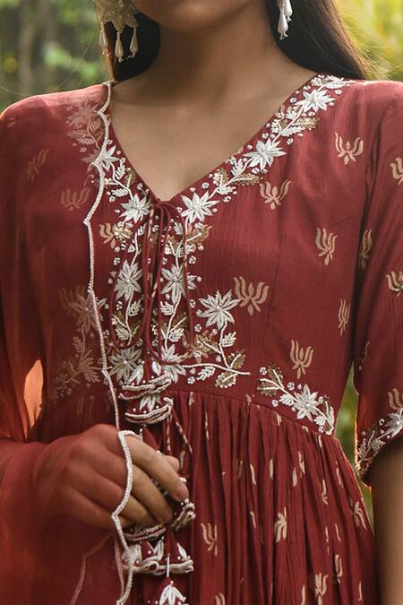 Rekha Agra Orange Organza, Crinkled Cotton Satin V Neck Printed Anarkali Set at Aza Fashions Rekha Agra_Orange Organza, Crinkled Cotton Satin V Neck Printed Anarkali Set _at_Aza_Fashions