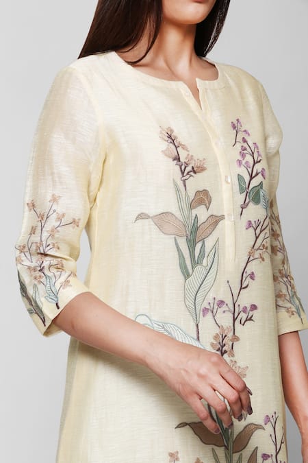 Oja Green 30% Silk, 70% Linen Round Kurta And Pant Set Online at Aza Fashions Oja_Green 30% Silk, 70% Linen Round Kurta And Pant Set _Online_at_Aza_Fashions