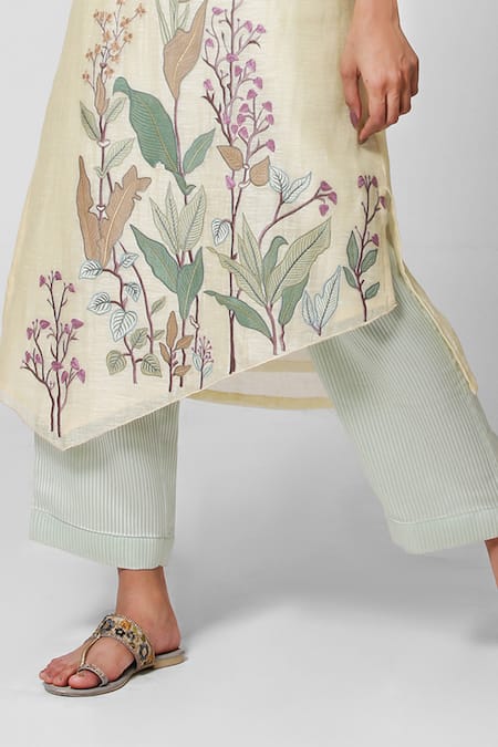 Buy Oja Green 30% Silk, 70% Linen Round Kurta And Pant Set Online at Aza Fashions Buy_Oja_Green 30% Silk, 70% Linen Round Kurta And Pant Set _Online_at_Aza_Fashions