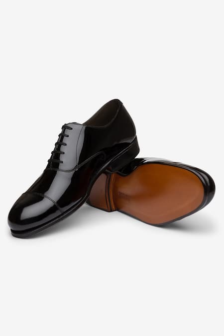 Buy_Bridlen_Black Straight Tip Oxford Shoes_Online_at_Aza_Fashions