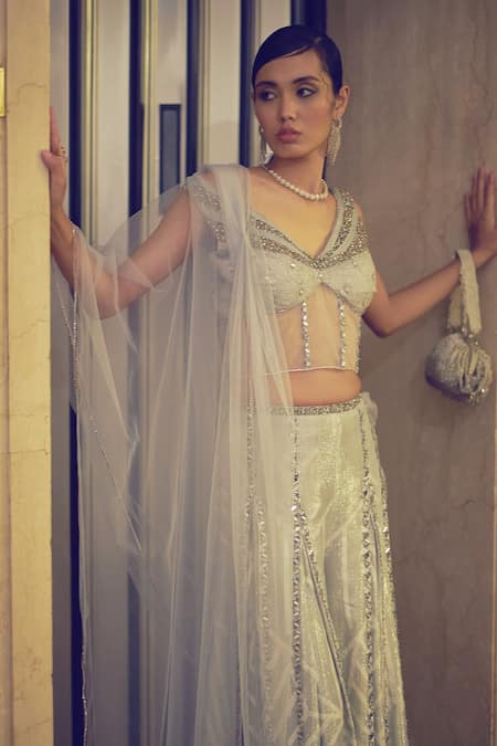 Buy_Moledro_Silver Saree- Lurex And Corset & Pallu- Butterfly Net Viti Sharara With Blouse _Online_at_Aza_Fashions