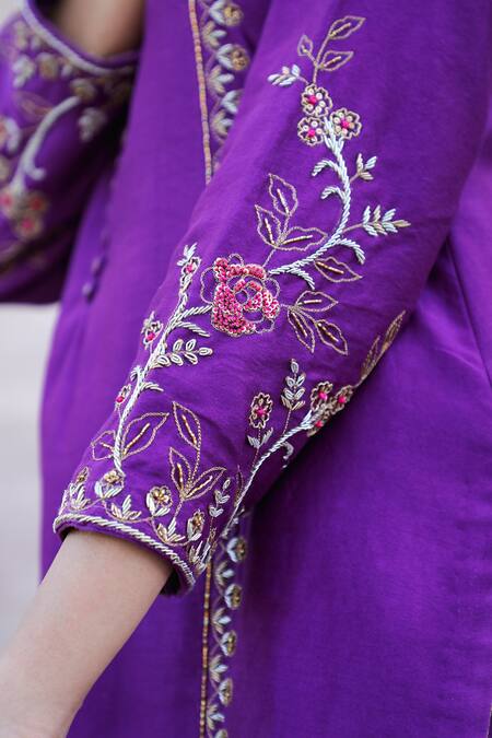 Label Mansi Nagdev Purple Chanderi Silk Sequins, Cut Work, Zari Split V-neck Amirah Kurta Set at Aza Fashions Label Mansi Nagdev_Purple Chanderi Silk Sequins, Cut Work, Zari Split V-neck Amirah Kurta Set _at_Aza_Fashions