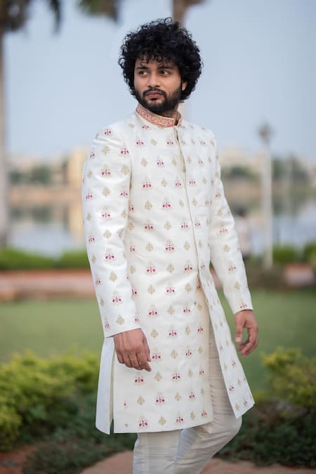 Hilo Design Irenic Zari Embroidered Sherwani Set 