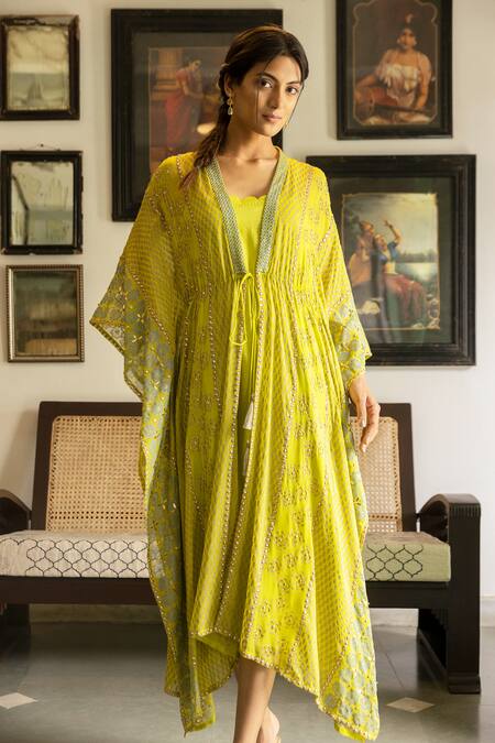 Shop_Surbhi Gupta_Green Georgette V Neck Embroidered Tie-up Kaftan  _Online_at_Aza_Fashions
