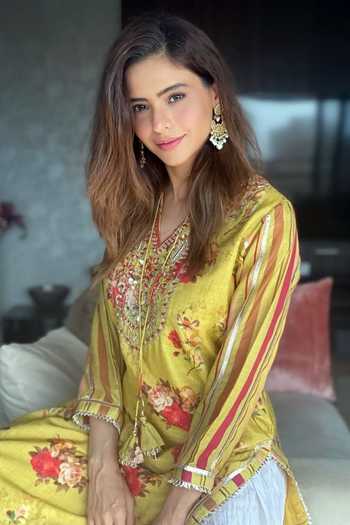 Buy Gopi Vaid Yellow Cotton, Silk Tassels, Embroidery Round Neck Jaipur Flower Print Tunic at Aza Fashions Buy_Gopi Vaid_Yellow Cotton, Silk Tassels, Embroidery Round Neck Jaipur Flower Print Tunic _at_Aza_Fashions
