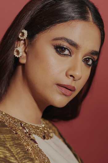 Suhani Pittie Pearl Bunch Ear Clips 