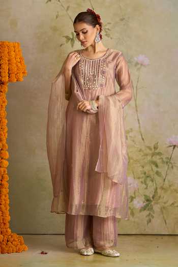 Samyukta Singhania Embroidered Kurta Set 