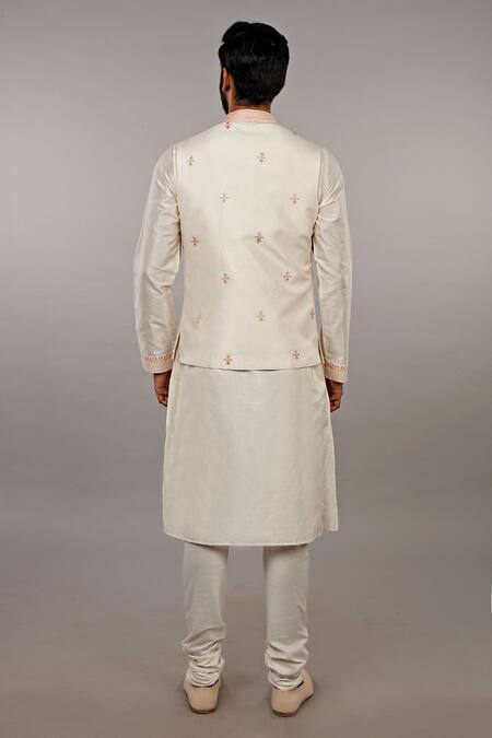 Shop Vanshik White Silk Kurta Bundi Set at Aza Fashions Shop_Vanshik_White Silk Kurta Bundi Set _at_Aza_Fashions