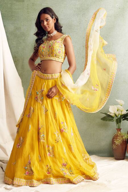 Priyanka Jain Yellow Organza, Chanderi U Neck Embroidered Bridal Lehenga Set Online at Aza Fashions Priyanka Jain_Yellow Organza, Chanderi U Neck Embroidered Bridal Lehenga Set _Online_at_Aza_Fashions