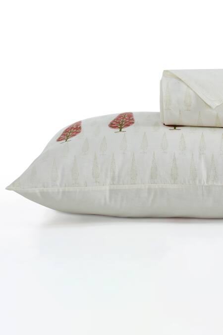 Houmn Cream Cotton Printed Azalea Block Queen Bedsheet Set Online at Aza Fashions Houmn_Cream Cotton Printed Azalea Block Queen Bedsheet Set_Online_at_Aza_Fashions