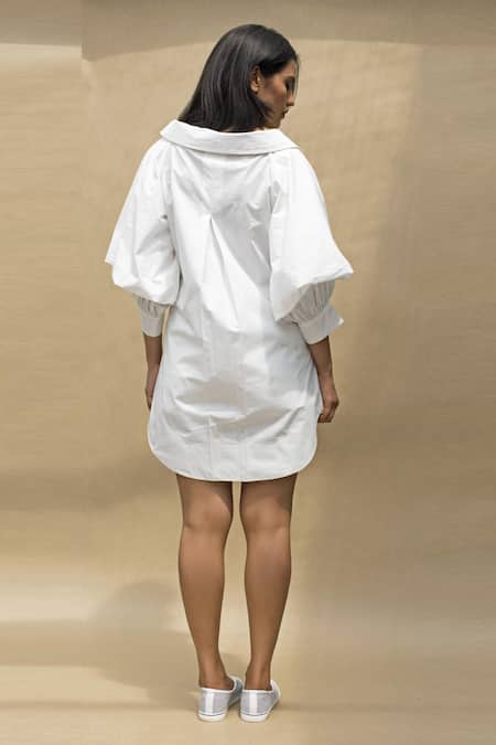 Shop Chillosophy White Cotton Poplin Spread Collar Shirt Dress at Aza Fashions Shop_Chillosophy_White Cotton Poplin Spread Collar Shirt Dress _at_Aza_Fashions