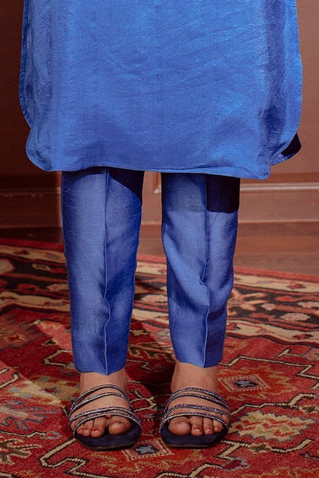 LAHARIO Straight Kurta Set With Silk Organza Embroidered Dupatta 