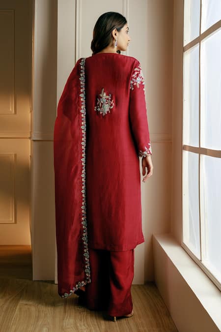 Shop_Nehha Nhata_Maroon Silk Embroidery Round Neck Floral Kurta Set _at_Aza_Fashions