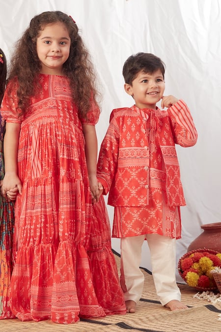Shop Vivedkids Red Cotton Embroidery Floral Block Print Bundi Kurta Set at Aza Fashions Shop_Vivedkids_Red Cotton Embroidery Floral Block Print Bundi Kurta Set _at_Aza_Fashions