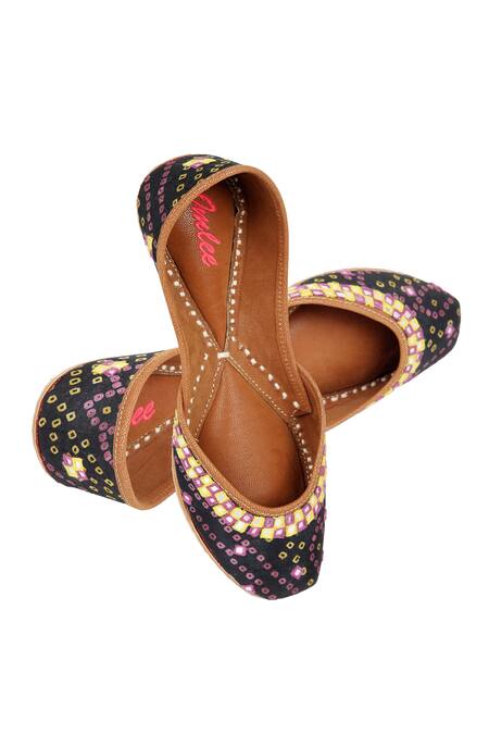 Imlee Jaipur Bandhej Pattern Juttis 
