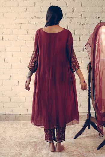 Sarang Kaur Embroidered Side Gathered Kurta With Pant 
