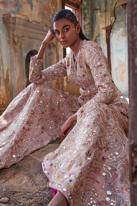 Tamanna Punjabi Kapoor Floral Resham Embroidered Kurta Set 