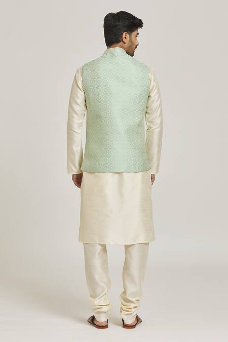 Samyukta Singhania Floral Bundi & Kurta Set 