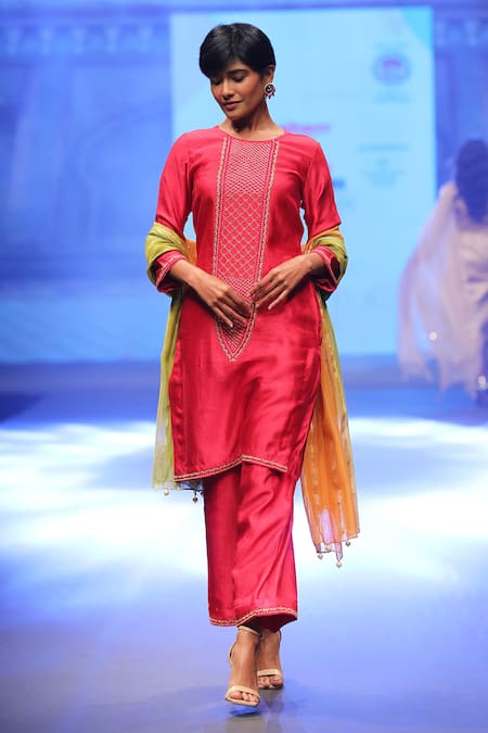 Shinor Cutdana Embroidered Placket Kurta Set With Chanderi Ombre Dupatta 