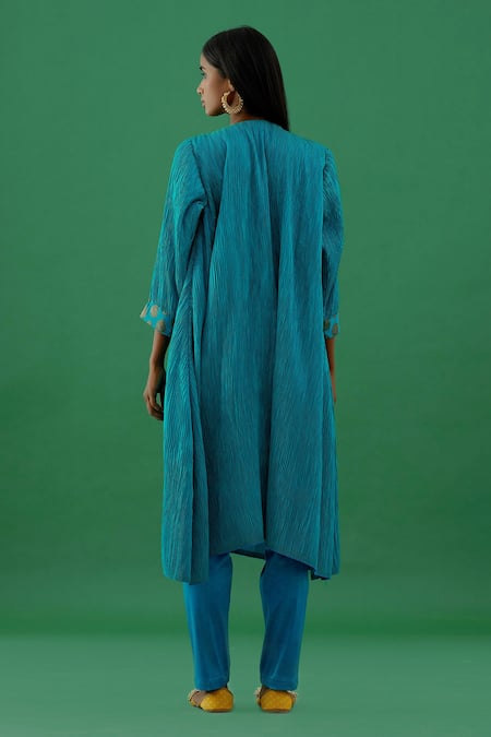 Shop 5elements Blue Pleated Polyester Mix Embellishment Brooch Notched Tunic at Aza Fashions Shop_5elements_Blue Pleated Polyester Mix Embellishment Brooch Notched Tunic _at_Aza_Fashions