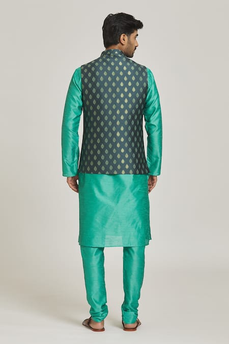 Samyukta Singhania Garden Pattern Bundi & Kurta Set 