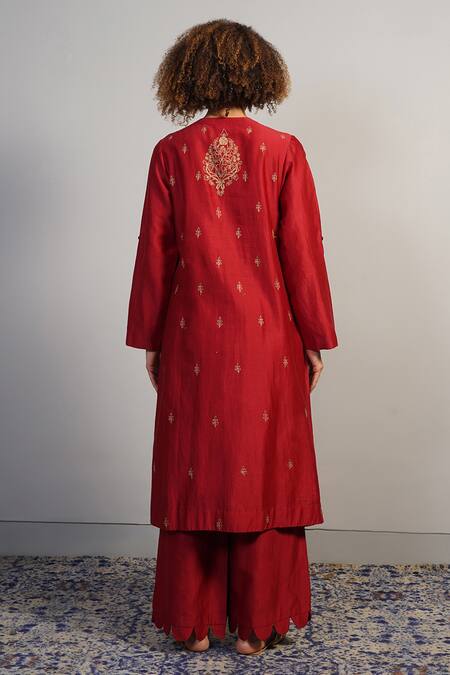 Shop Samant Chauhan Maroon Cotton Silk Embroidered Aari Round Floral Kurta Set at Aza Fashions Shop_Samant Chauhan_Maroon Cotton Silk Embroidered Aari Round Floral Kurta Set _at_Aza_Fashions