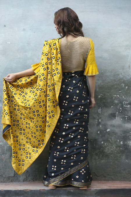 Shop_I Am Design_Black Silk Ikat Print Ombre Saree _at_Aza_Fashions