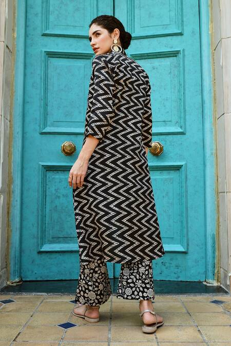 White House Black Market Chevron Printed Stripe Jumpsuit Size