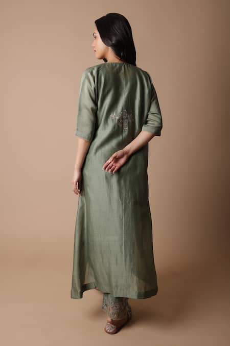 Rhua Neeti Thread Placement Embroidered Kurta Set 