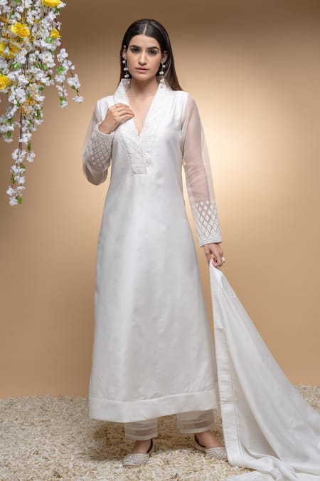 Shop_Sanjev Marwaaha_Ivory Chanderi And Organza Applique Pearl V Neck Kurta Set_at_Aza_Fashions
