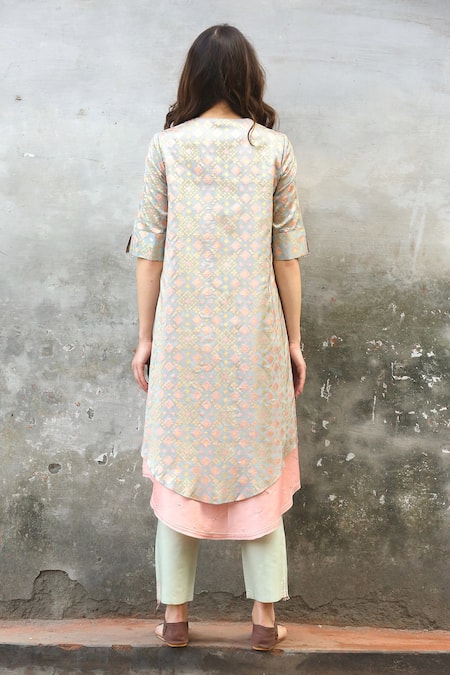 Shop_I Am Design_Green Silk Ikat Print Round Layered Kurta And Pant Set _at_Aza_Fashions