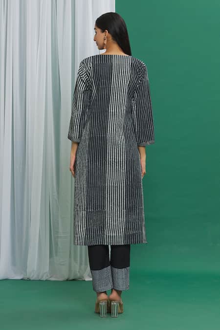 Shop Banana Labs Black Cotton Tassels Round Neck Stripe Printed Kurta Pant Set at Aza Fashions Shop_Banana Labs_Black Cotton Tassels Round Neck Stripe Printed Kurta Pant Set _at_Aza_Fashions