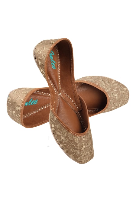 Imlee Jaipur Leaf Pattern Juttis 