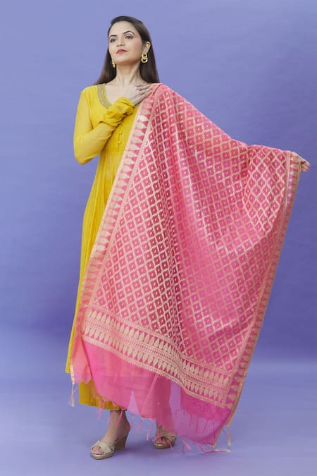 Naintara Bajaj Geometric Pattern Cotton Silk Dupatta 