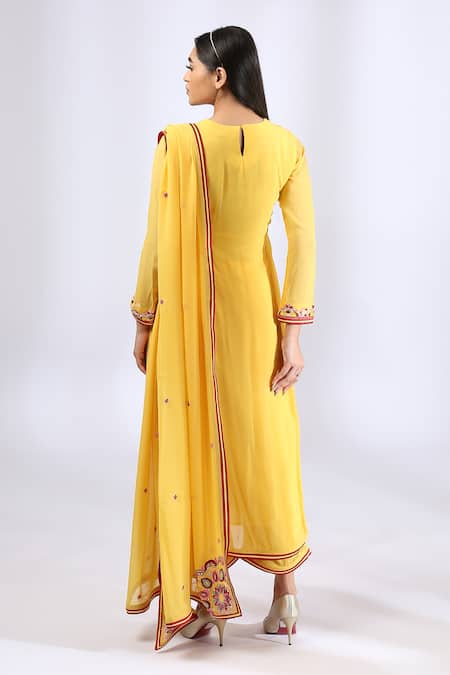 Shop_Neha Gursahani_Yellow Georgette Embroidery Zardozi Round Yoke Kurta Set _at_Aza_Fashions