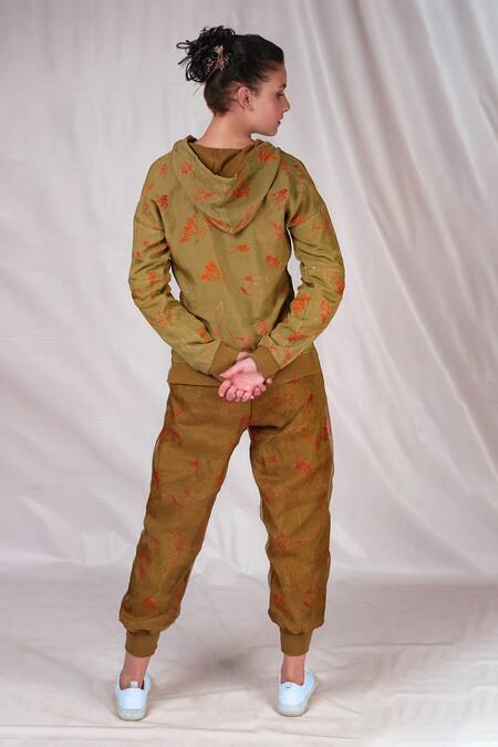 Shop Seesa Green Chiffon, Silk Embroidery Floral Print Sweatpant at Aza Fashions Shop_Seesa_Green Chiffon, Silk Embroidery Floral Print Sweatpant _at_Aza_Fashions